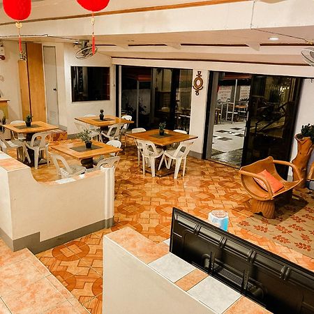Mario'S Travellers Inn Coron Exterior photo